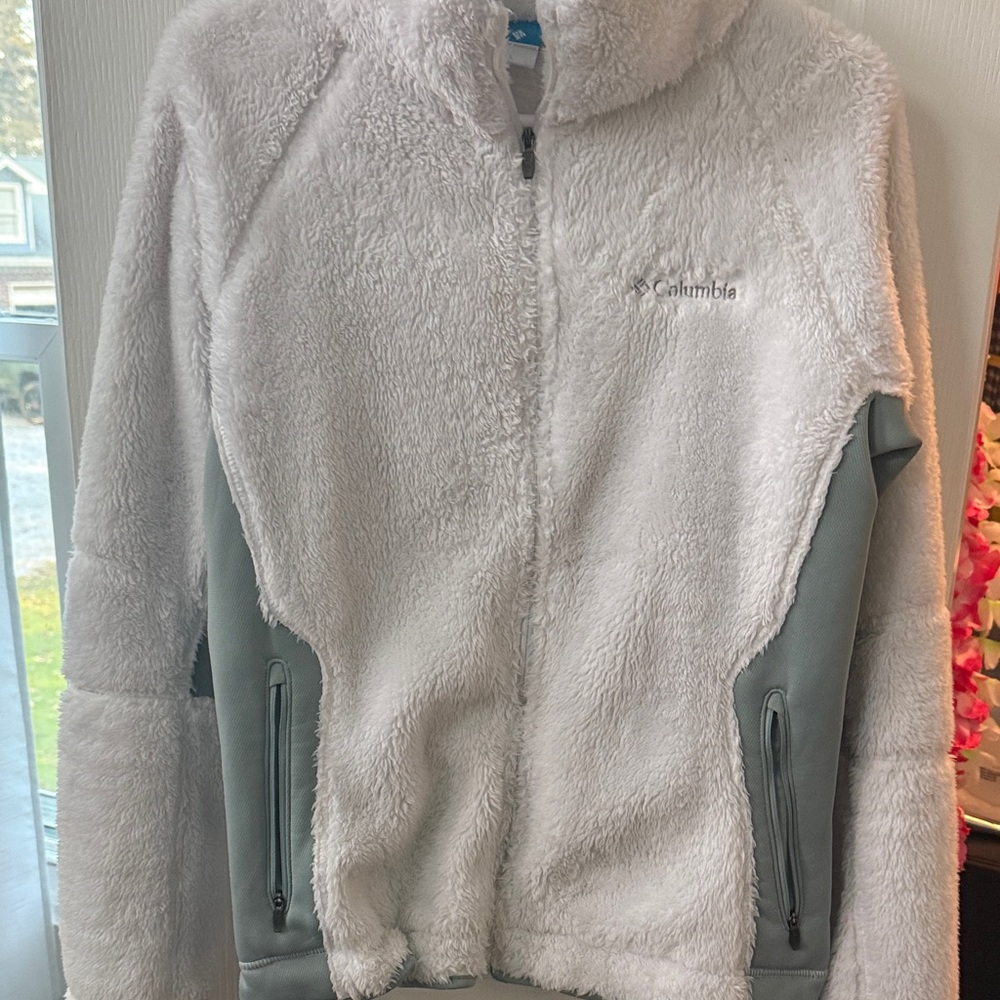 Columbia Soft Fleece Jacket in Cream and Gray